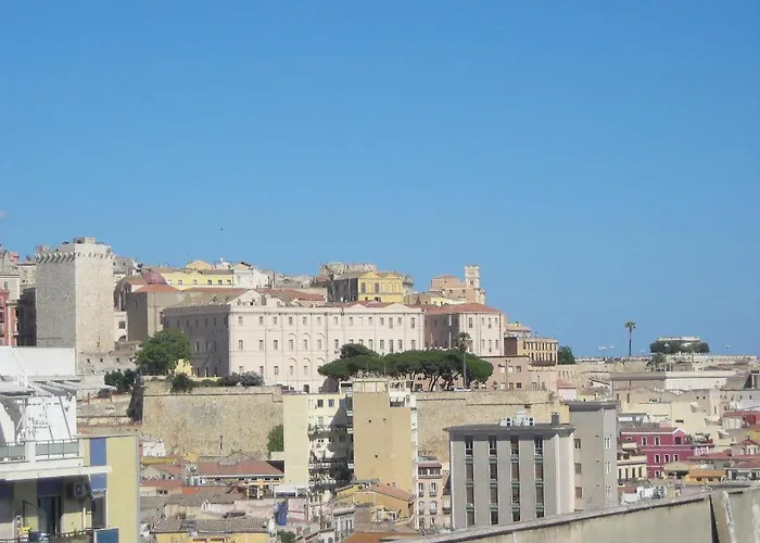 Panoramico Cagliari, I Tre Grilli, Centro