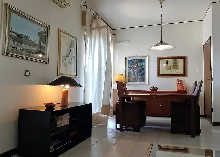 Panoramico Cagliari, I Tre Grilli, Centro *